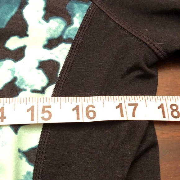 Fabletics active jacket. - Picture 6 of 8